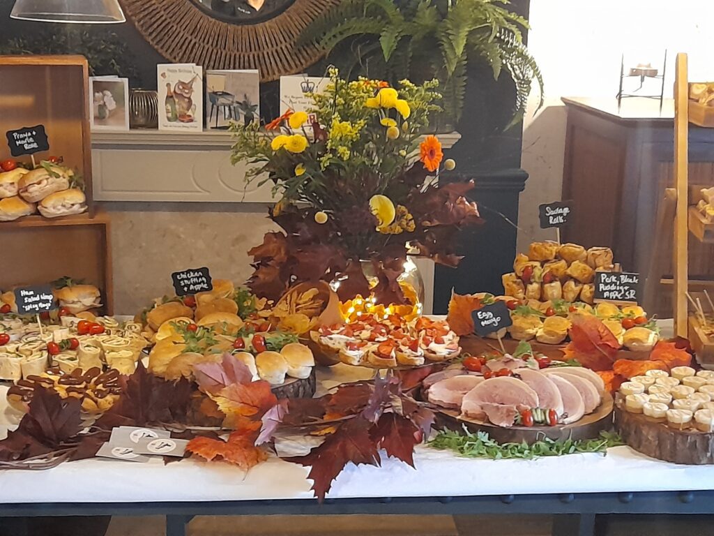 The Lovely Cowshed - Buffets